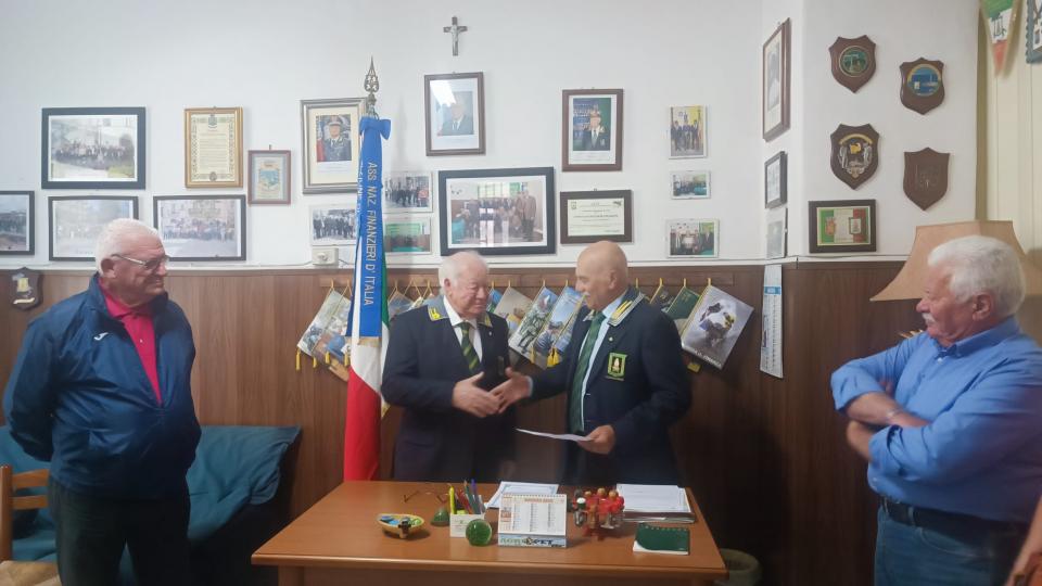 Consegna della Medaglia al Merito A.N.F.I. all'Appuntato scelto Farano Guerino