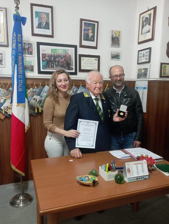 Consegna della Medaglia al Merito A.N.F.I. all'Appuntato scelto Farano Guerino