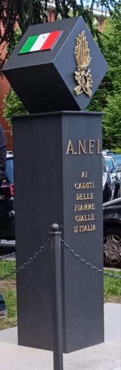 Monumento A.N.F.I. dedicato 'Ai Caduti delle Fiamme Gialle d'Italia'